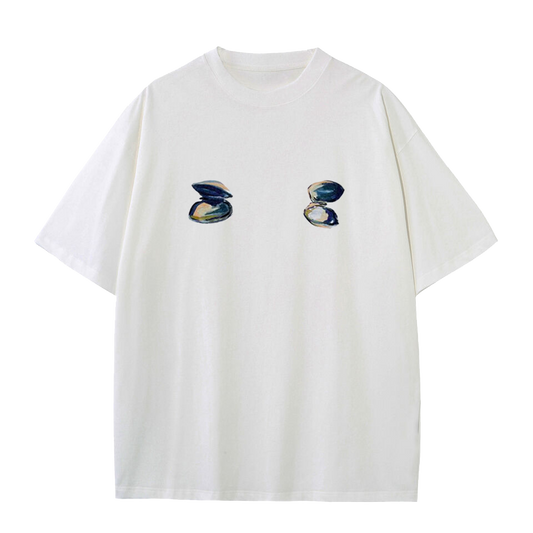 Almejas Tits Graphic Tee REGULAR FIT